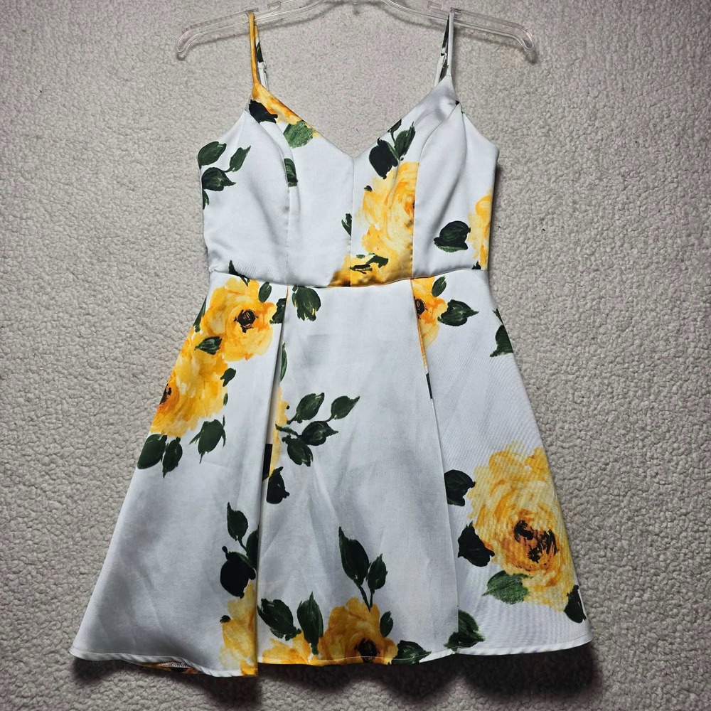 Windsor White Yellow Floral Satin Fit and Flare Mini Dress Pockets Sleeveless